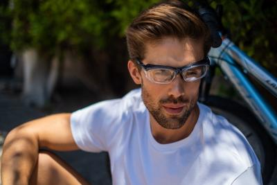 How to Choose Running Glasses That Stay Secure During Long Runs